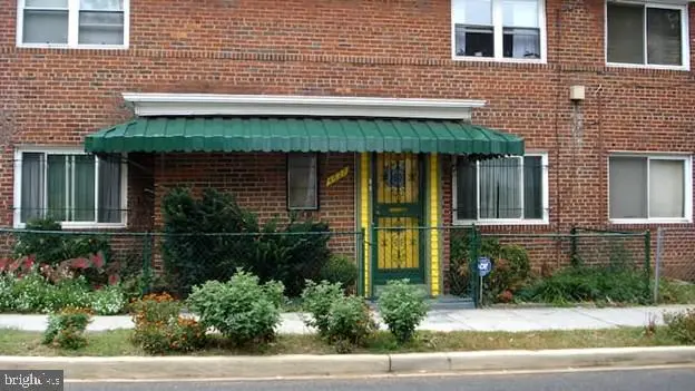 4627 Central Ave Ne, WASHINGTON