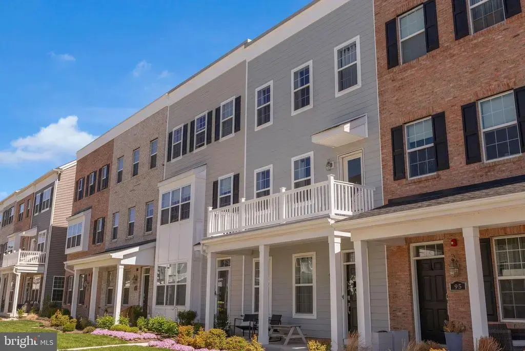 97 Waterside Mews, BENSALEM