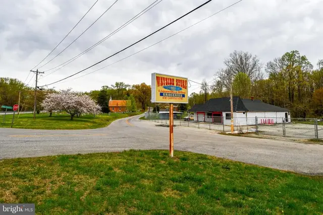 13074 Rock Point Rd, Newburg