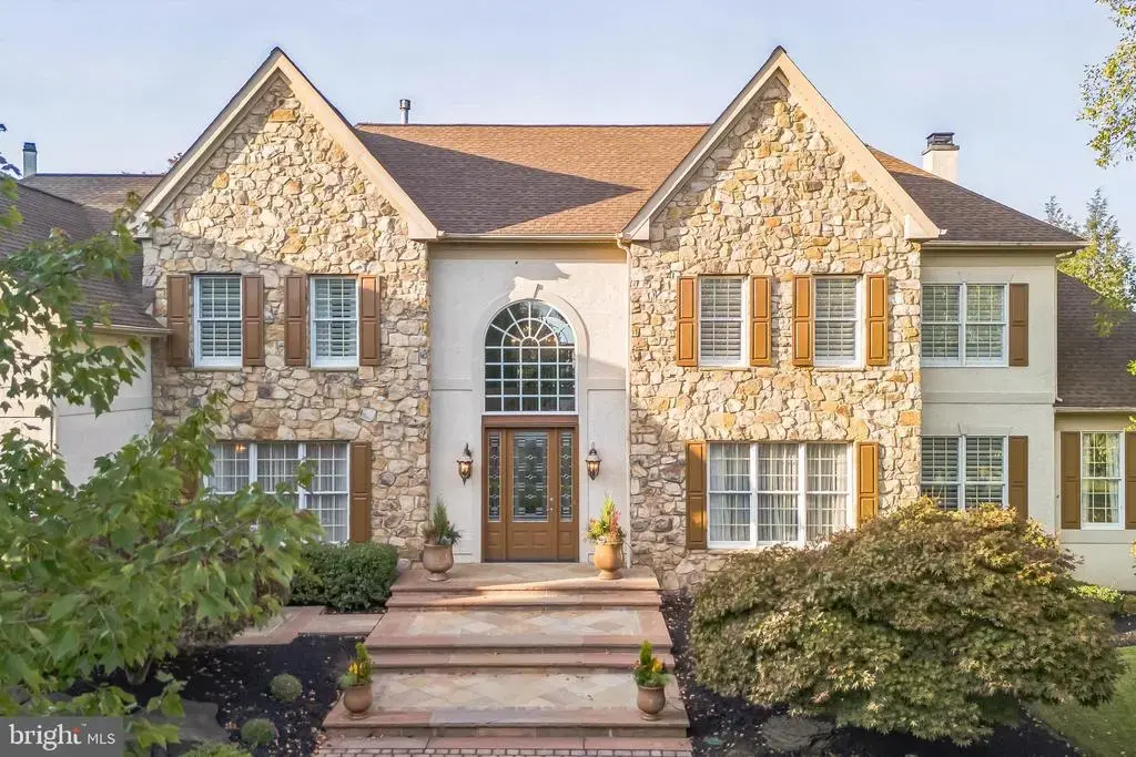 55 Woodside Ln, NEW HOPE
