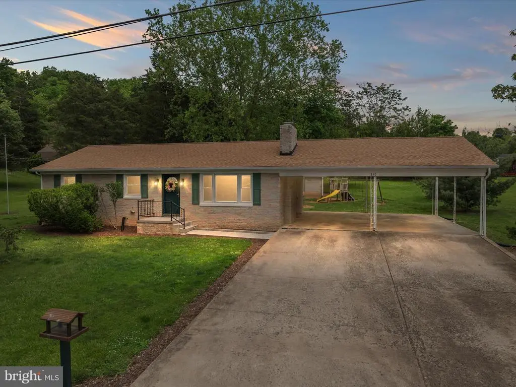 850 Virginia Cir, STRASBURG