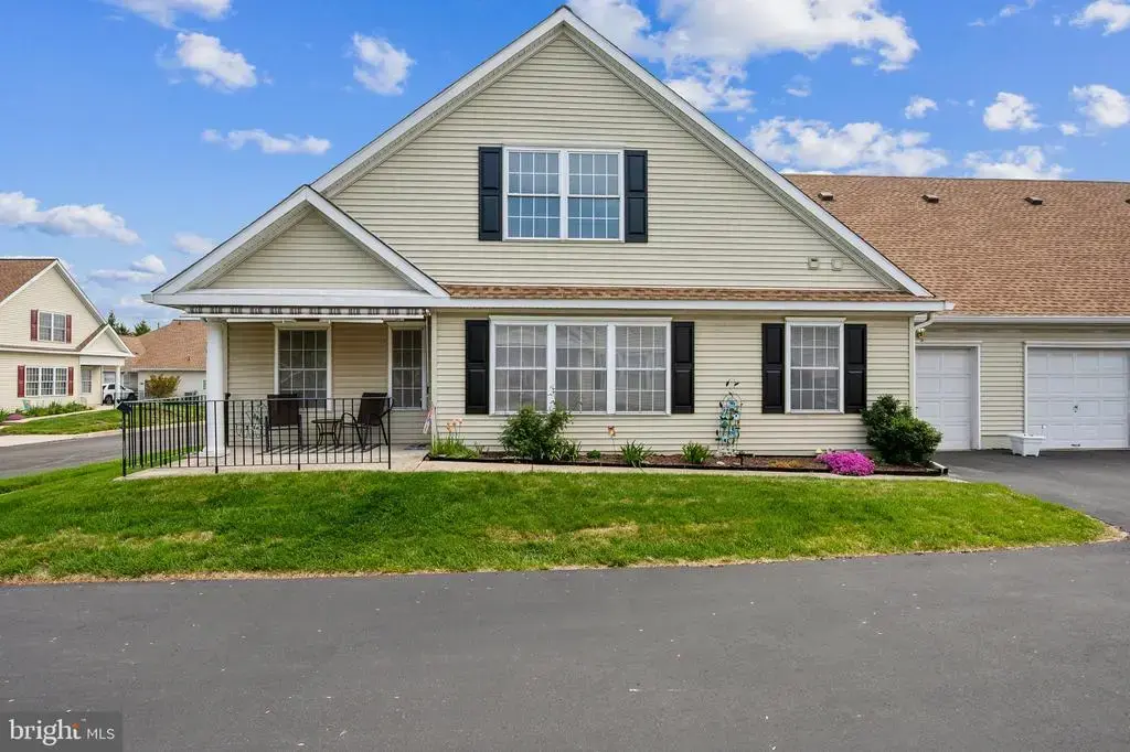 29 Avenrowe Ct, FAIRLESS HILLS