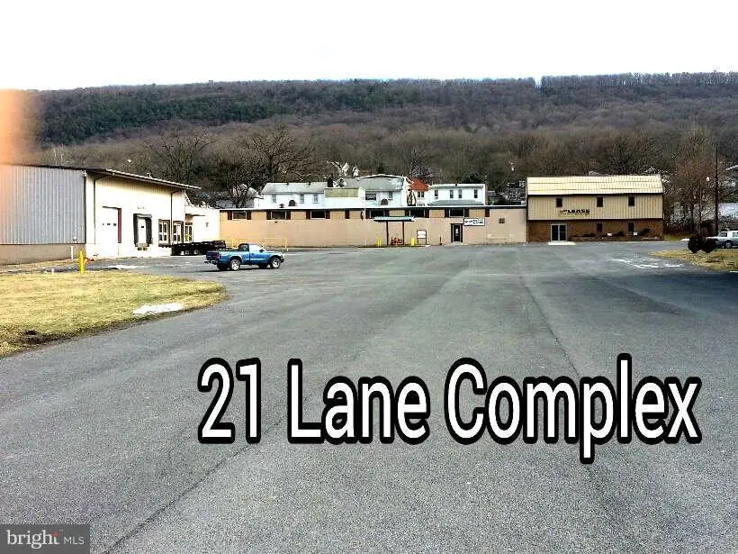 21 Lane, LAVALE