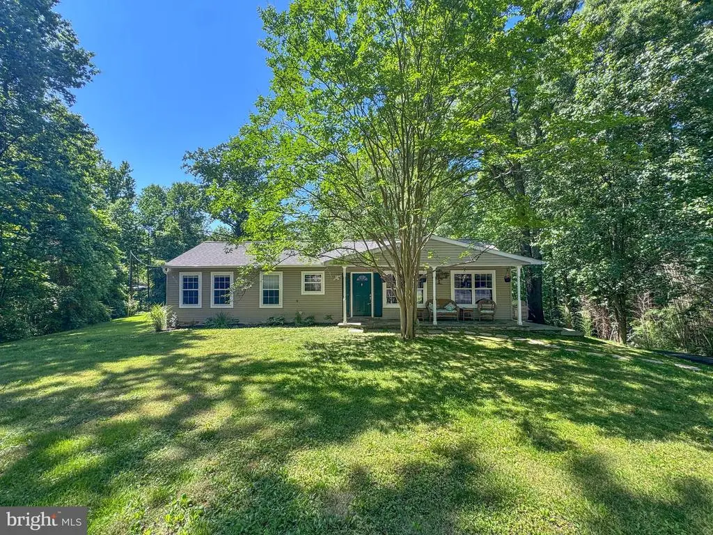 2004 Hideout Ln, Bowie