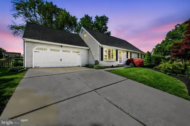 14 Carousel Ct, Wilmington