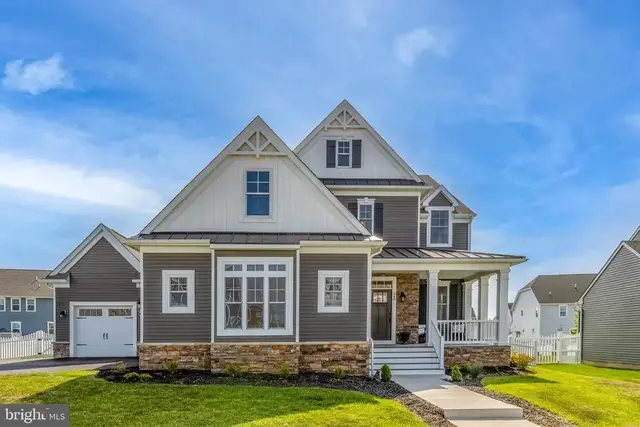 340 Ellenwood Dr, Middletown