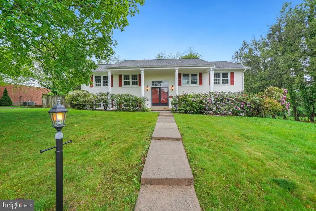 305 North St Ne, Leesburg