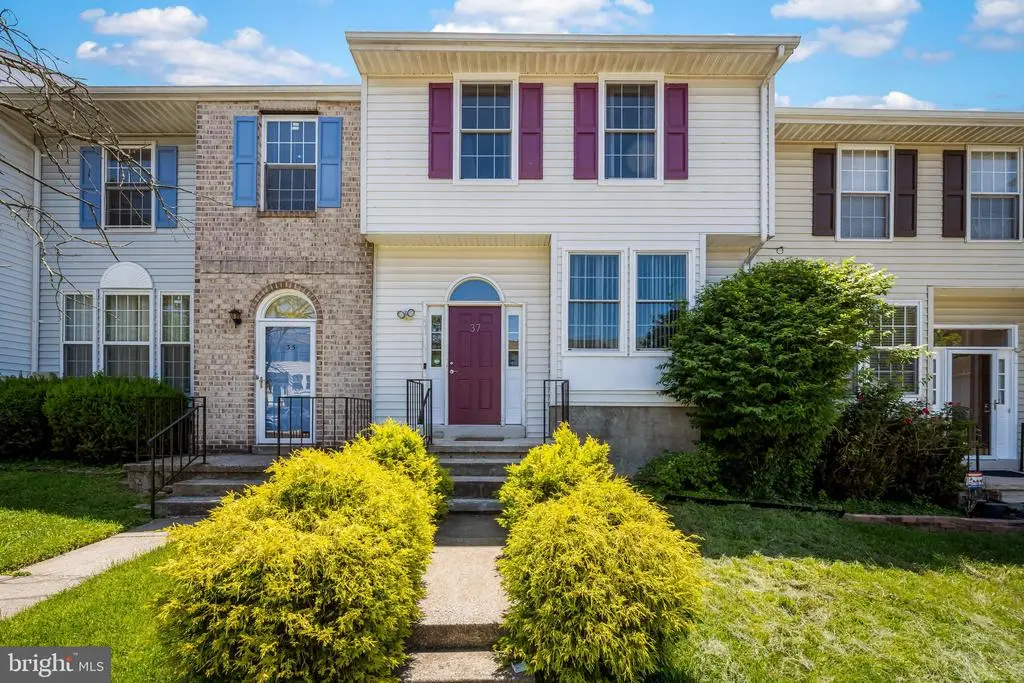37 Blue Sky Dr, Owings Mills