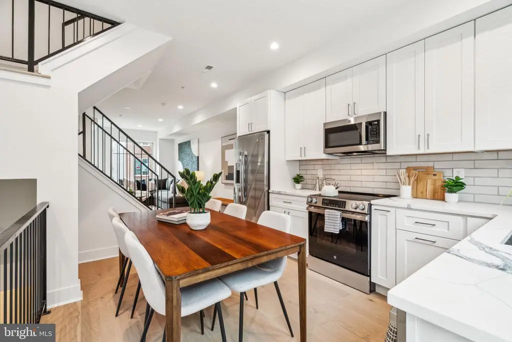 1407 S Napa St, PHILADELPHIA