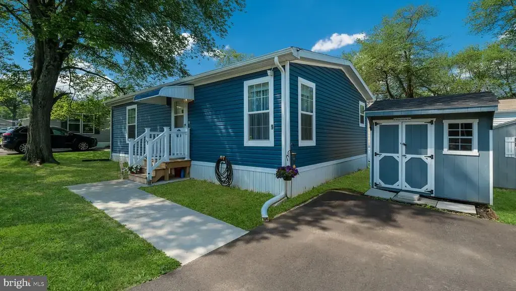 9 East Circle Dr, DOYLESTOWN