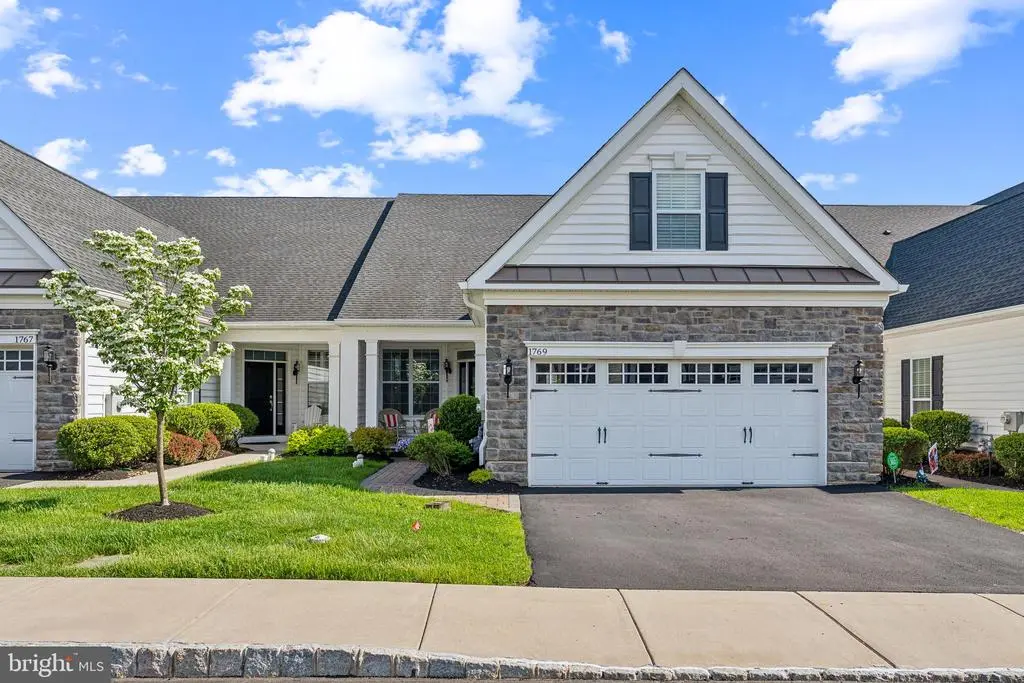 1769 Locust Dr, Yardley