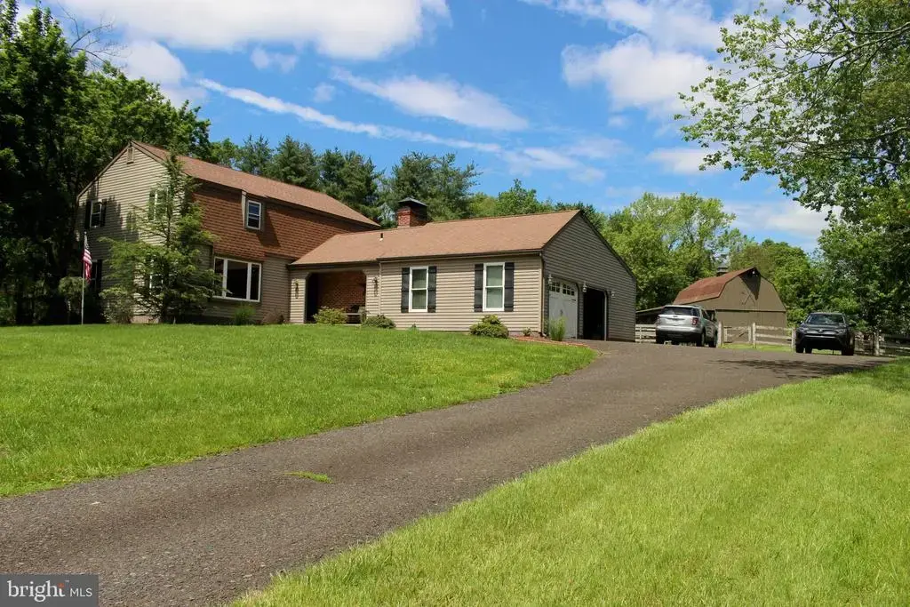 1221 Creek Rd, FURLONG