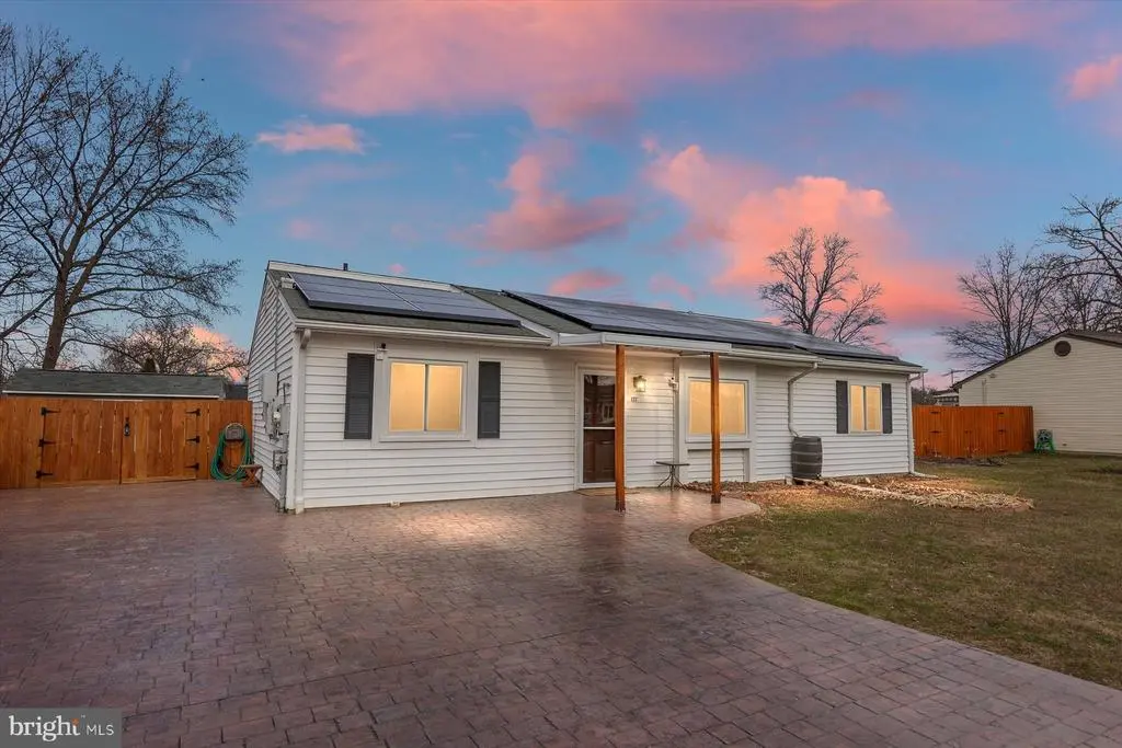 177 Piano Dr, Newark