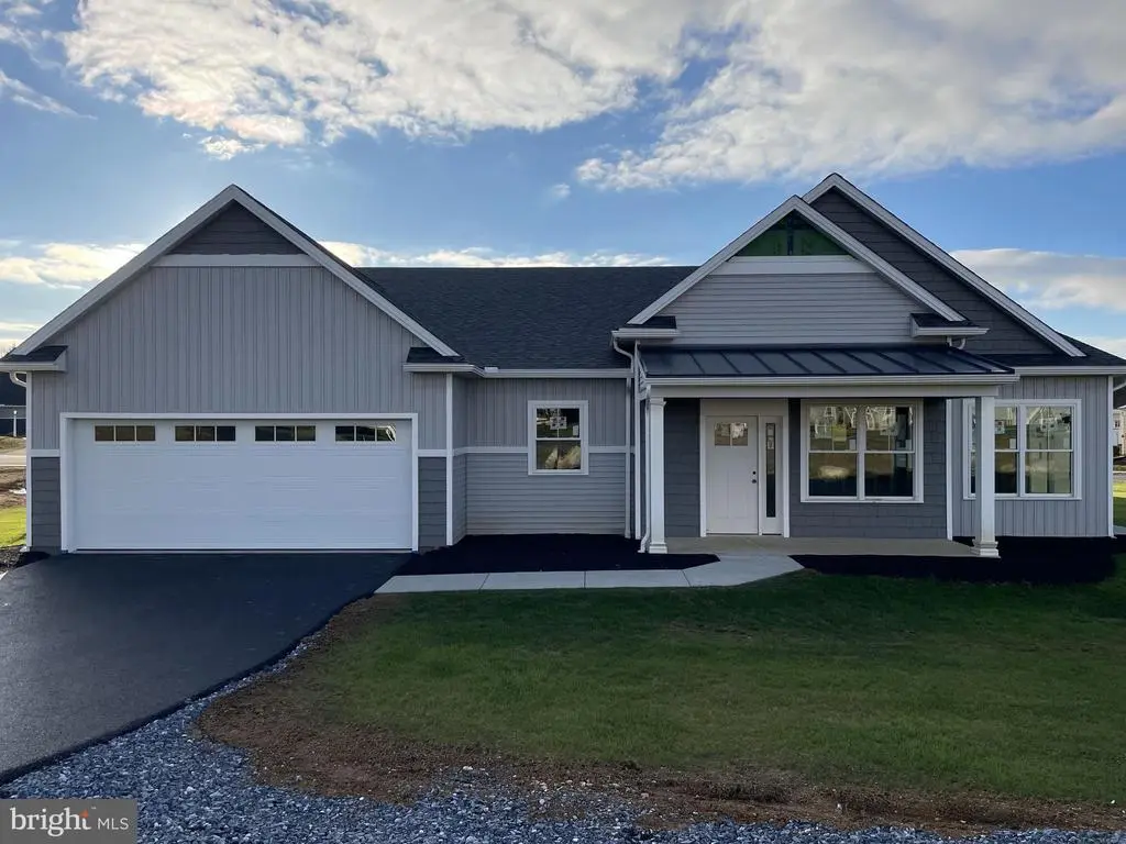 90 South Village Cir #240, PALMYRA