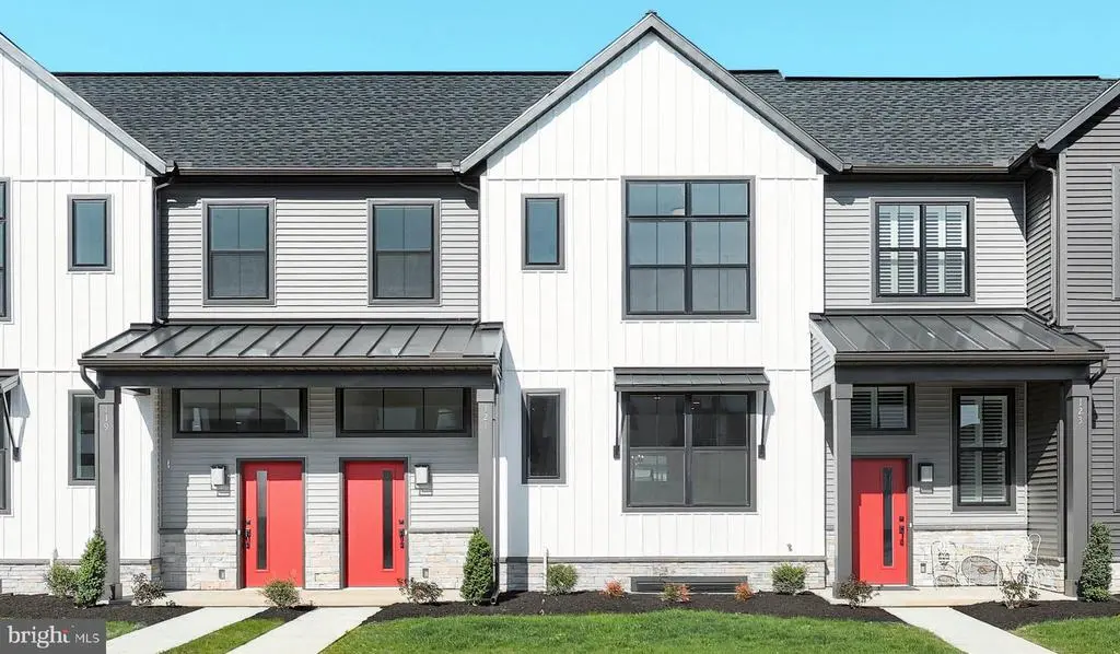 121 Madison Dr, MECHANICSBURG