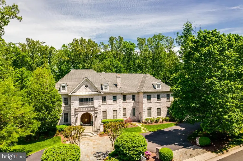1034 Founders Ridge Ln, MCLEAN