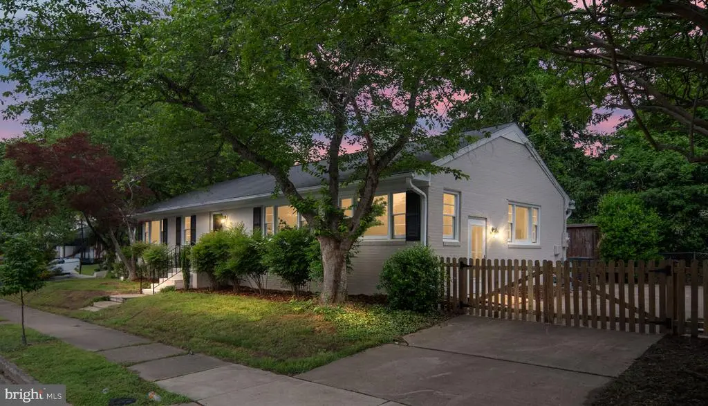 1321 Dandridge St, FREDERICKSBURG