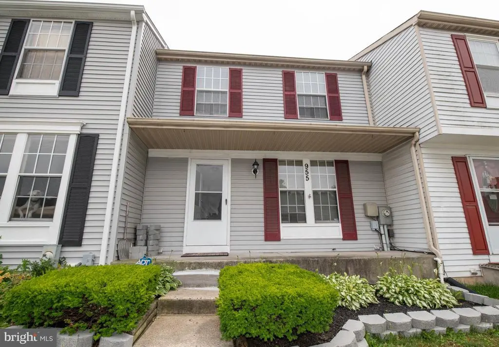 955 N Angel Valley Ct N, Edgewood