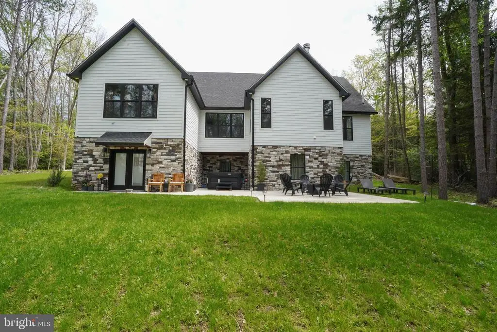 2045 Swallow Falls Rd, Oakland