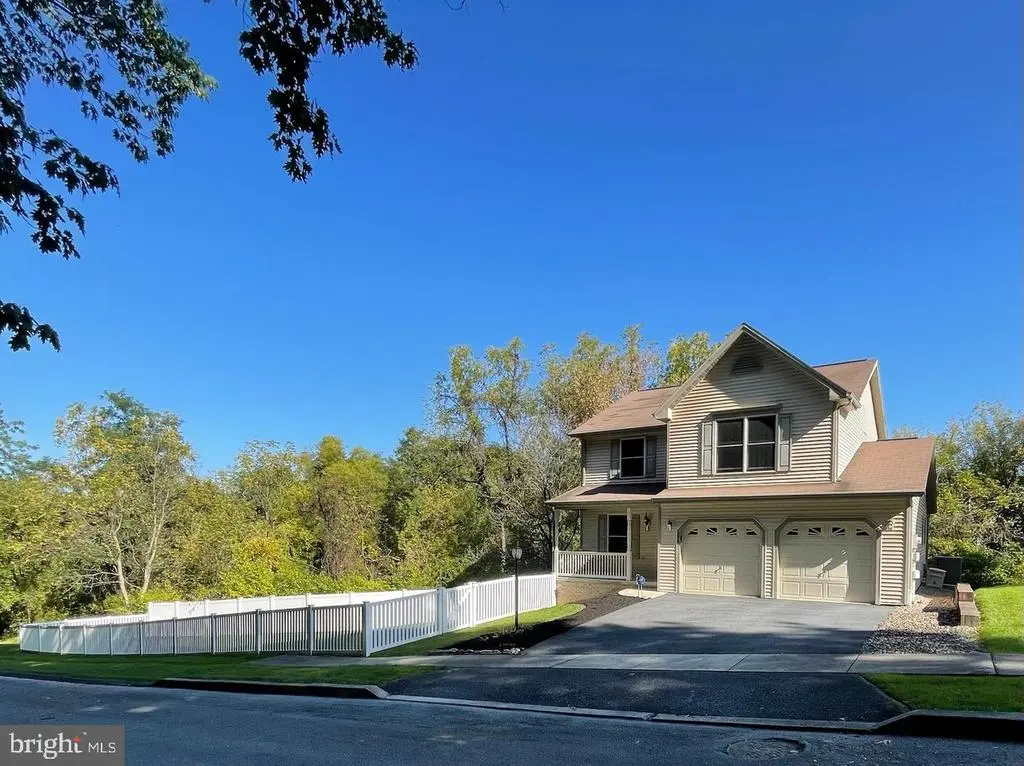 576 Kelker St, OBERLIN