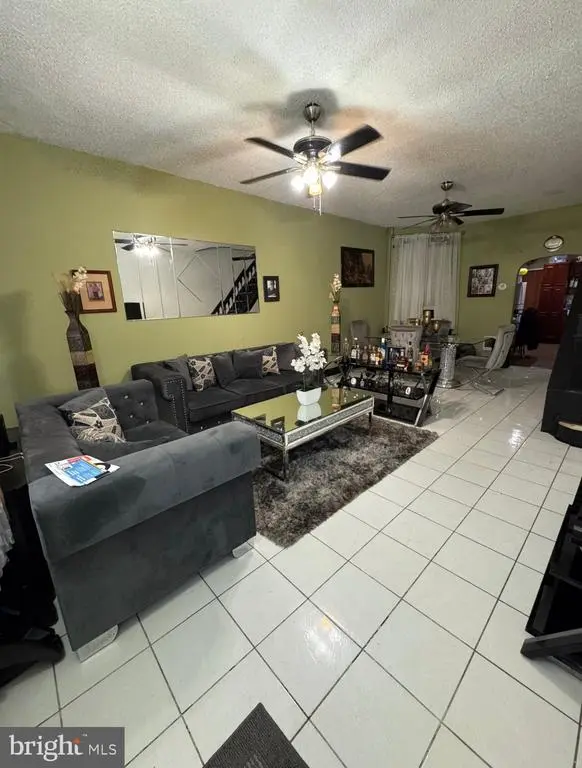 813 E Russell St, PHILADELPHIA