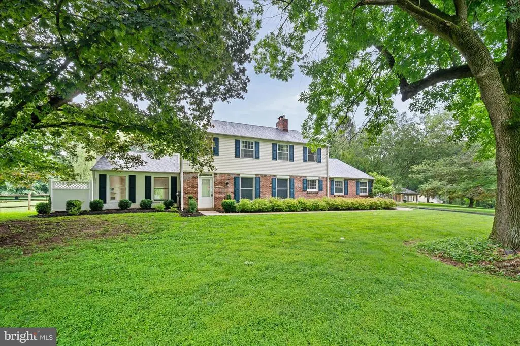 403 Brinton Lake Rd, Thornton