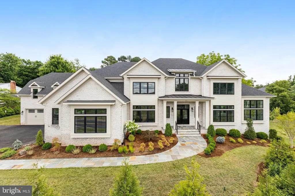 1337 Beulah Rd, VIENNA