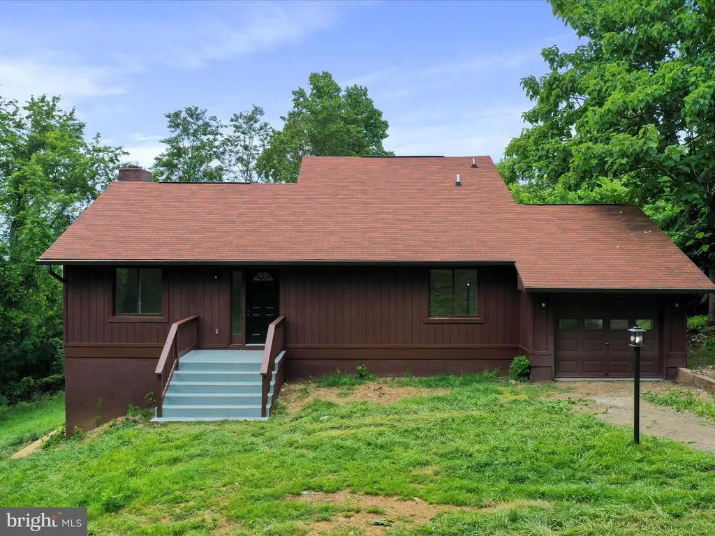 143 Zinn Way, LINDEN