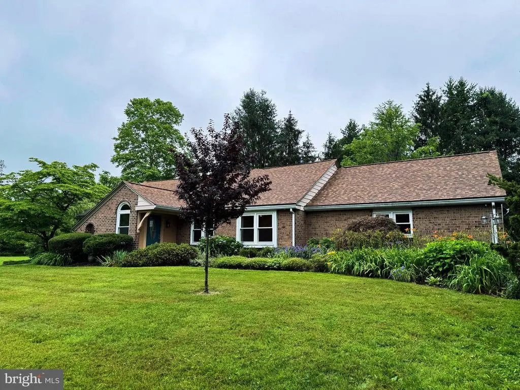 1392 Kutz Dr, POTTSTOWN