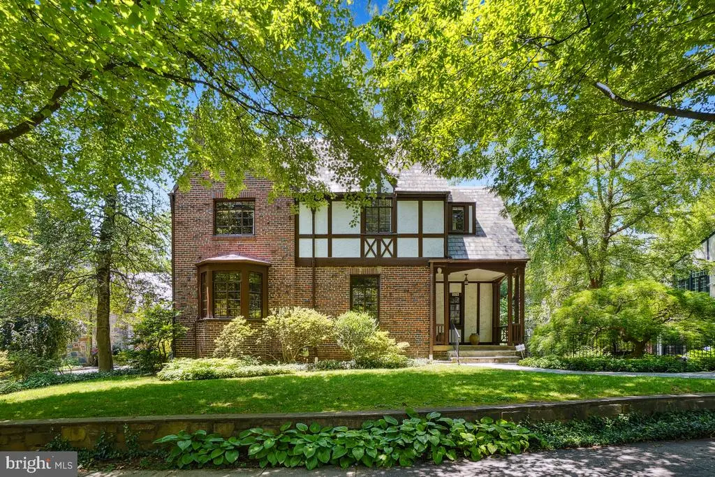 5710 Warwick Pl, Chevy Chase