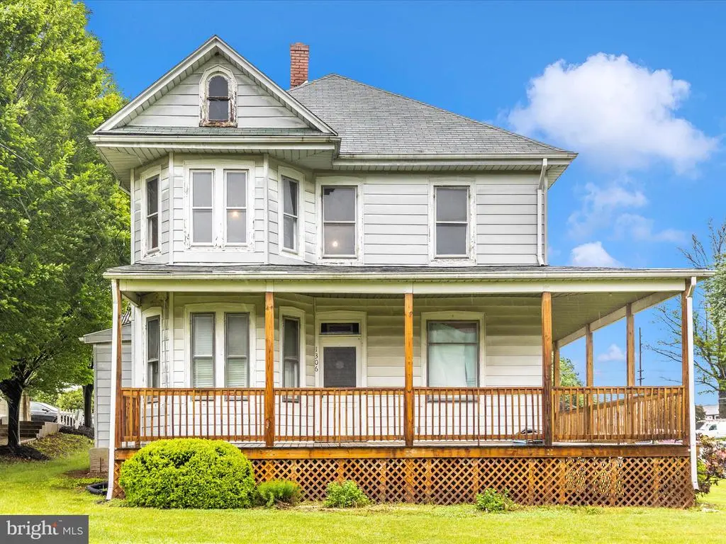 1306 S Main, Mount Airy