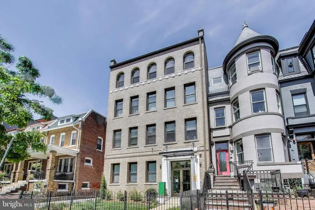 1461 Girard St Nw #400, Washington