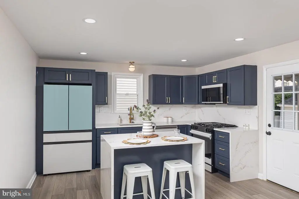 3028 2nd Ave, Parkville