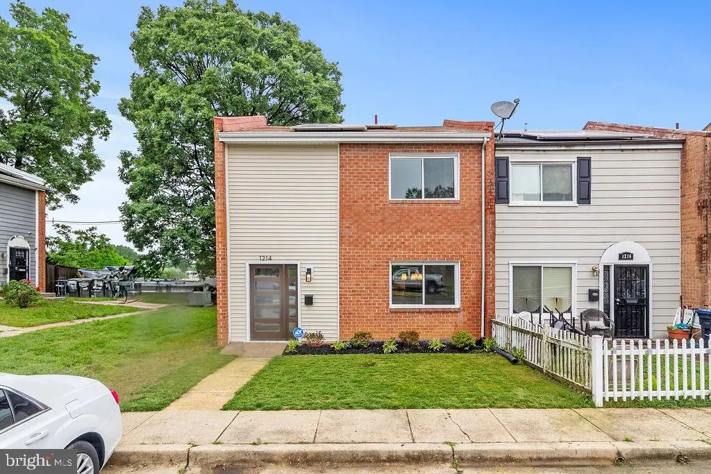 1214 Barnaby Ter Se, WASHINGTON