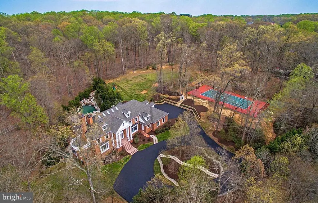 10618 Beach Mill Rd, Great Falls