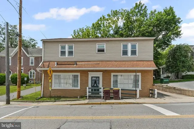 8 Prospect Ave, West Grove