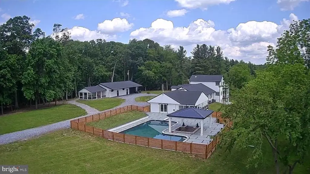 2761 Ebbvale Rd, Manchester