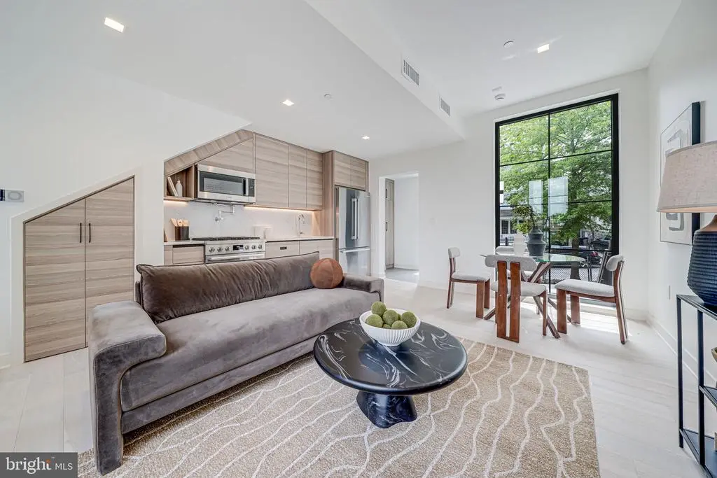 2907 Newark St Nw, WASHINGTON