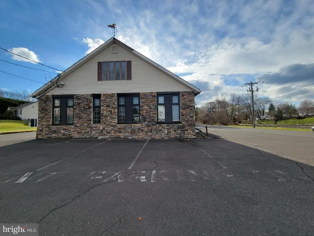 120 Bustleton Pike, SOUTHAMPTON