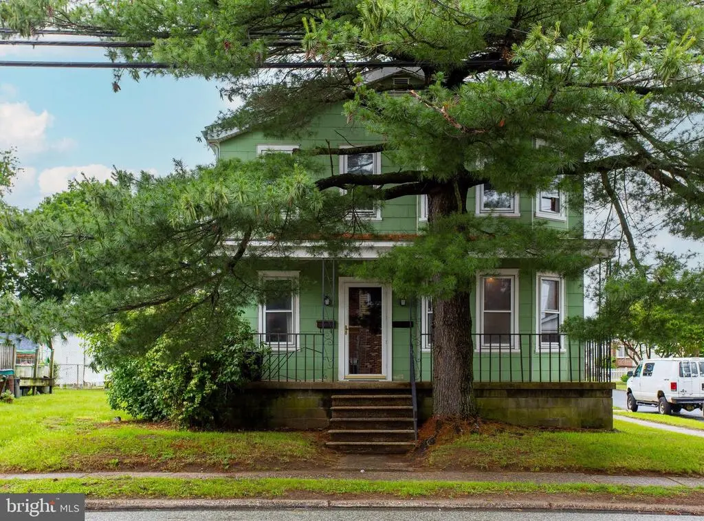 1200 4th Ave, ESSINGTON