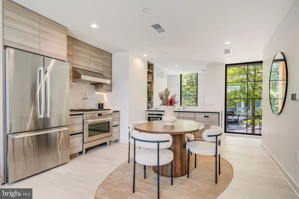 2903 Newark St Nw, WASHINGTON