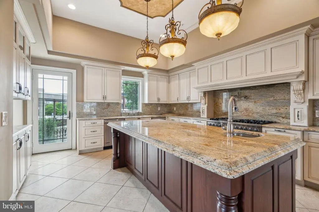 3135 S Uber St, PHILADELPHIA