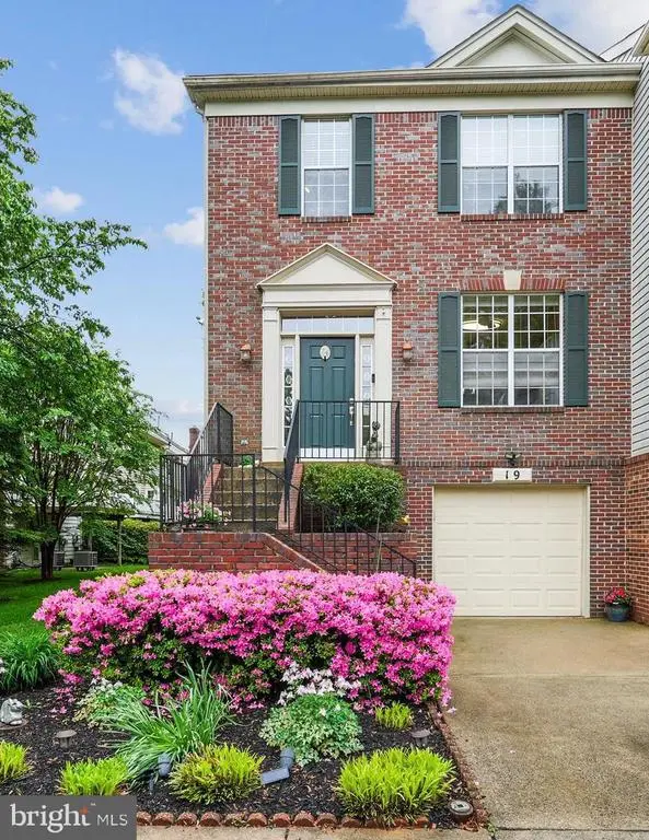 19 Vanderbilt Ct, Rockville