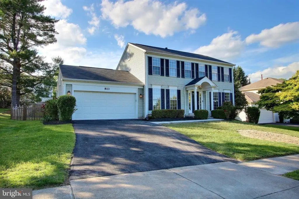813 Pointer Ridge Dr, Gaithersburg