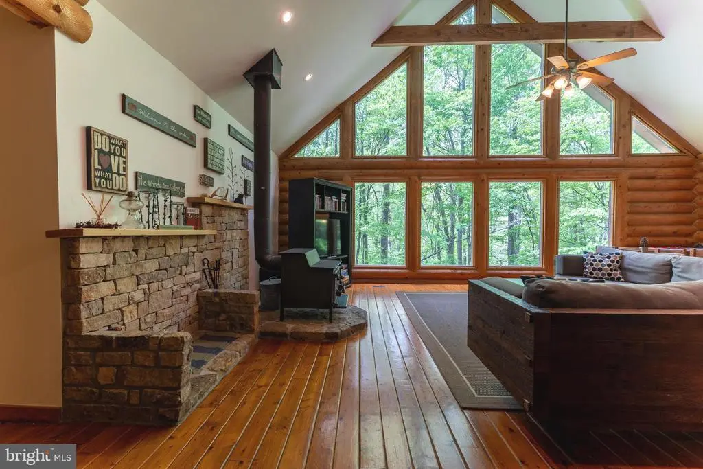 969 Hoyes Run Rd, OAKLAND