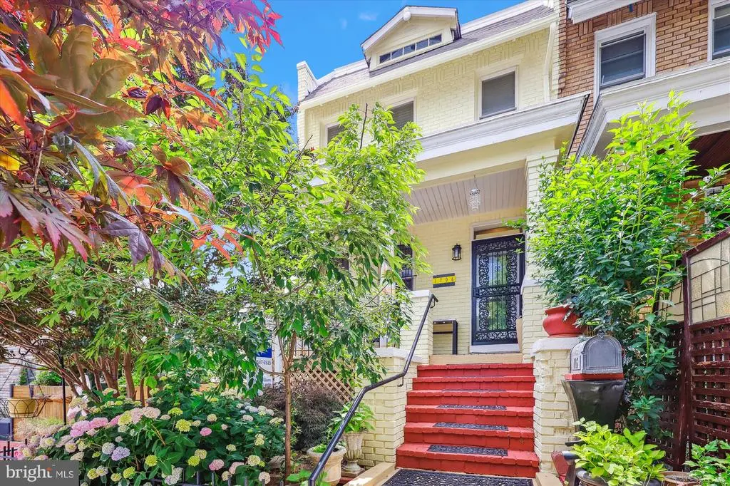 1706 1st St Ne, WASHINGTON