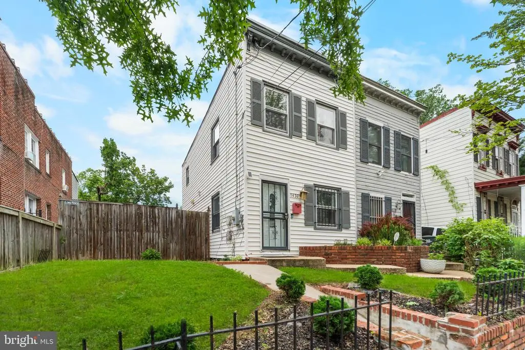 1420 V St Se, WASHINGTON