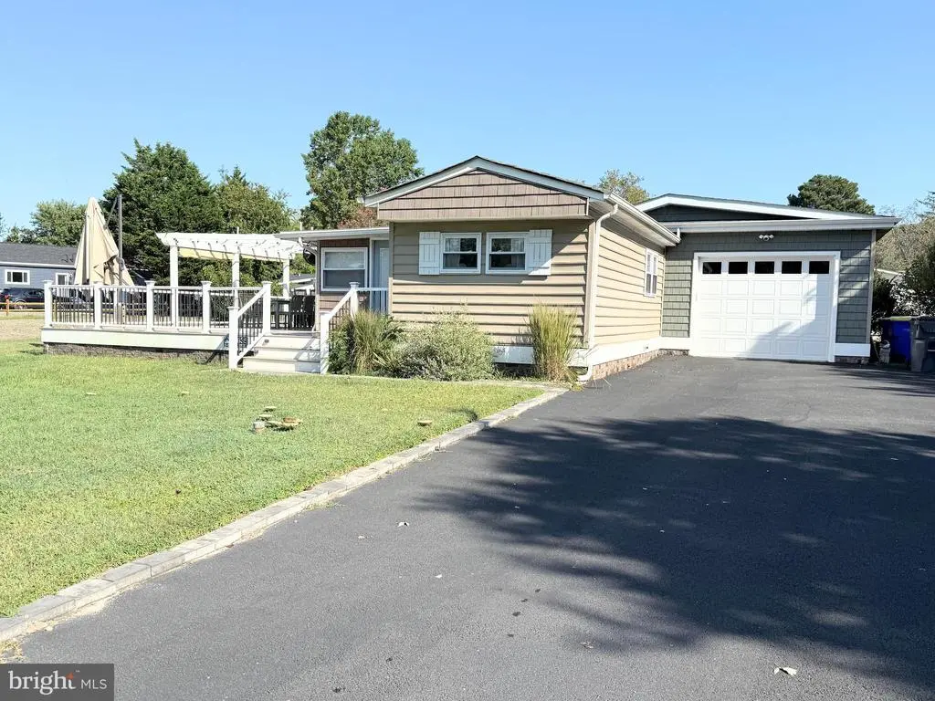 34635 Deck St #e-323, Long Neck