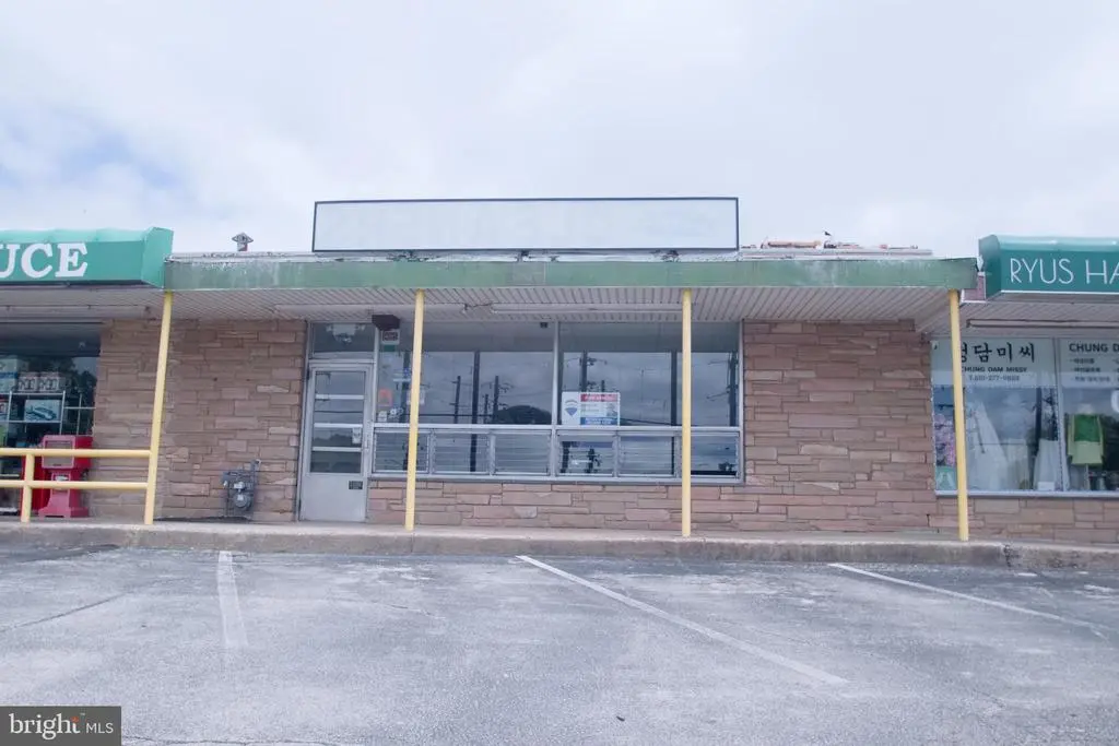 1347 E Township Line Rd, BLUE BELL