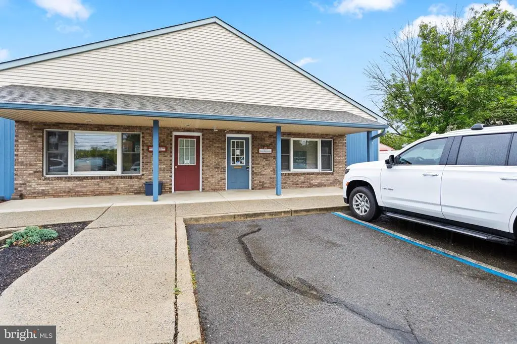 231 Crosswicks Rd, Bordentown